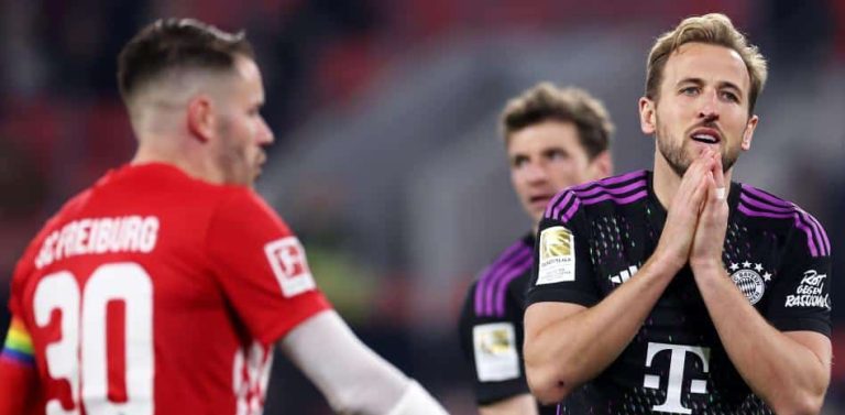 (VIDEO) El Bayern no puede con el Friburgo y se aleja aún más de la Bundesliga