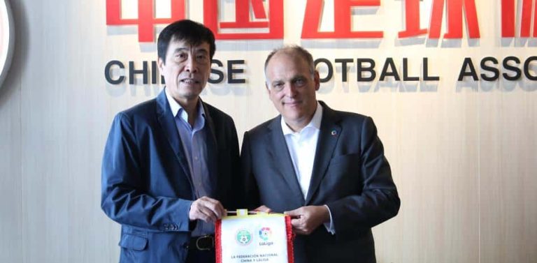 Cadena perpetua para el ex presidente de la federación de fútbol de China