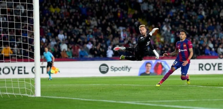 (VIDEO) El Barça gana para mantener LaLiga con vida