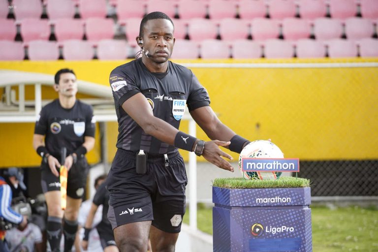 Existe preocupación en BSC por la terna arbitral ante Macará, dirigida por Franklin Congo