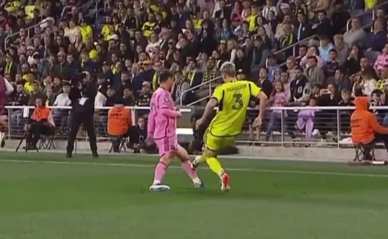 El autor de la patada criminal a Messi minimizó la jugada: “Fue una barrida más”