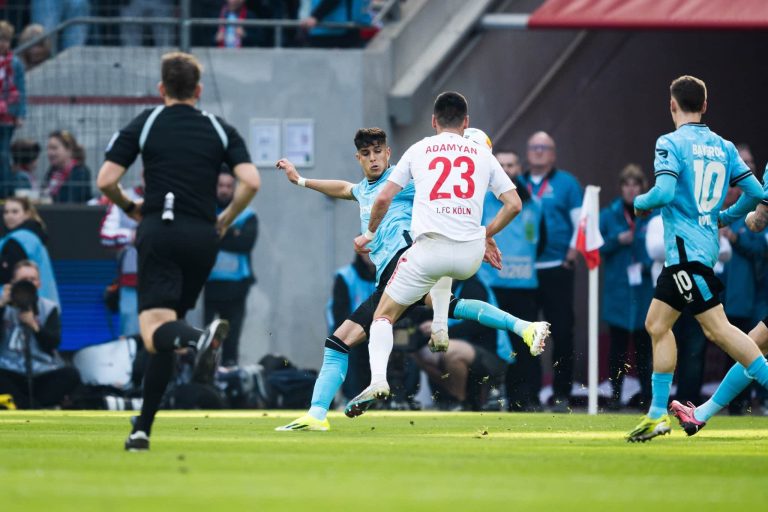 El Bayer de Piero Hincapié ganó y se encamina hacia el titulo de la Bundesliga