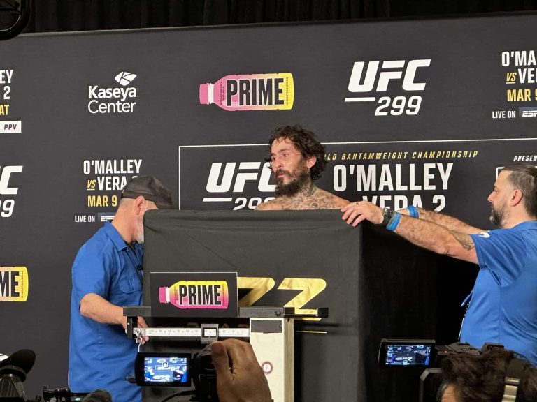 Noticia Banco Guayaquil // Listo para el combate: ‘Chito’ Vera dio el peso en la UFC