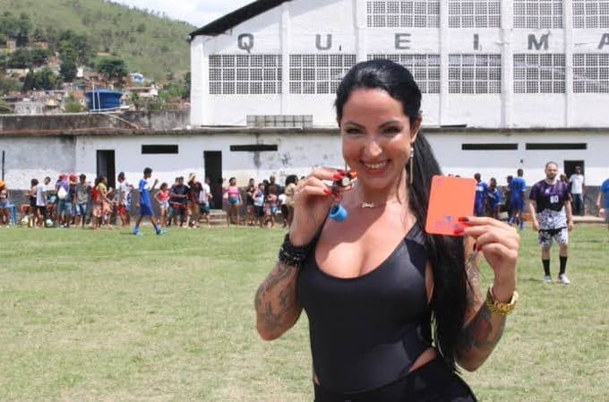 Actriz brasileña dejará el cine para adultos: Quiere convertirse en árbitra de fútbol
