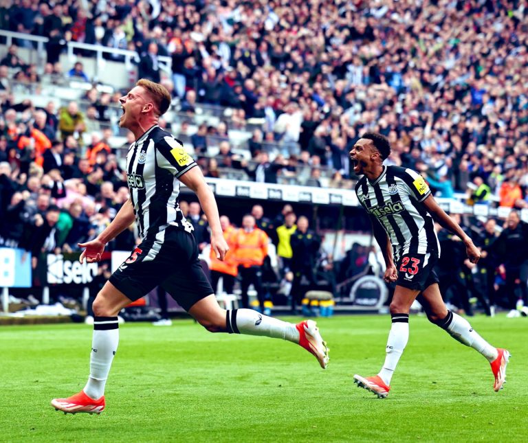 (VIDEO) PARTIDAZO: Newcastle reaccionó y venció a West Ham