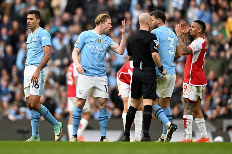 ¡Liverpool se queda con la punta! Manchester City y Arsenal empataron