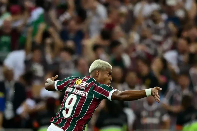 Escándalo en Fluminense: perdió a 4 jugadores por ingresar mujeres al hotel