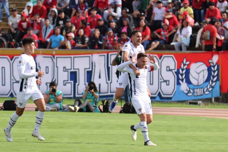 (VIDEO) EL ATAHUALPA SE PINTÓ DE BLANCO: LDU derrotó a El Nacional