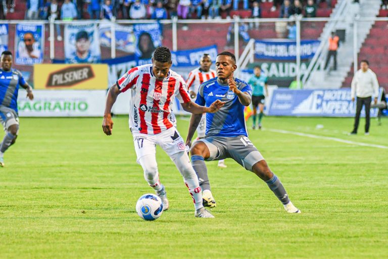 (VIDEO) ‘TABLAS’ EN AMBATO: Emelec rescató el empate ante T. Universitario