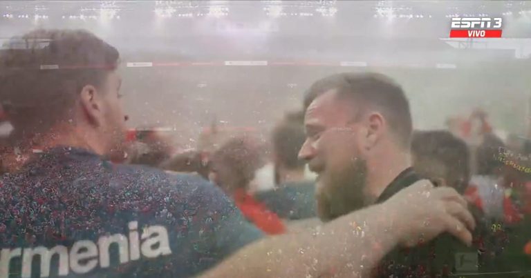 (VIDEO) EMOCIONANTE: Así celebraron los hinchas del Leverkusen su primera Bundesliga