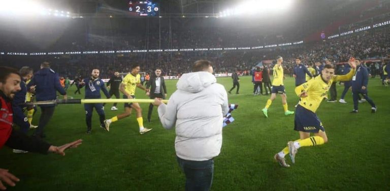 Tres jugadores del Fenerbahçe, ante un tribunal disciplinario