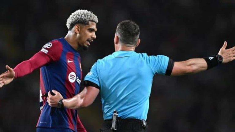 Araujo no se guardó nada: su expulsión ante el PSG y su renovación con el Barça