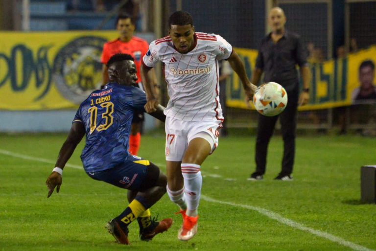 (VIDEO) DURA DERROTA EN CASA: Delfín perdió ante Internacional