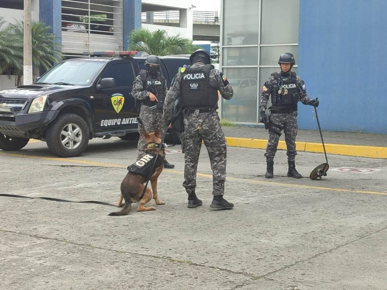 #StudioNews Descartada la amenaza de bomba en el Cuartel Modelo de Guayaquil