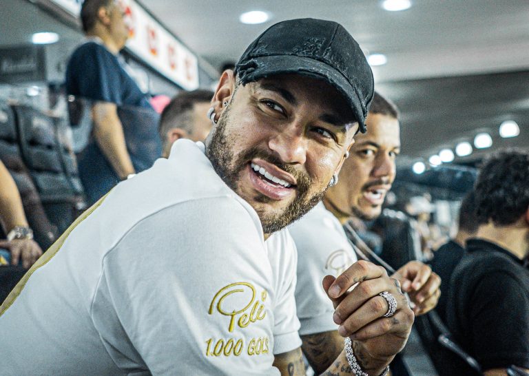 Neymar retornaría al Santos en el 2025