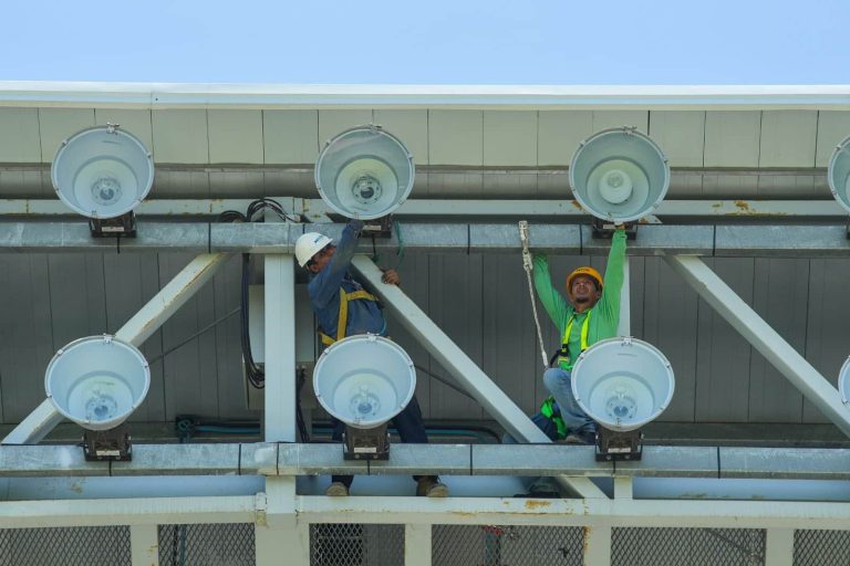 PARA QUE DELFÍN JUEGUE SUDAMERICANA AHÍ: Comenzaron los trabajos de iluminación en el Jocay