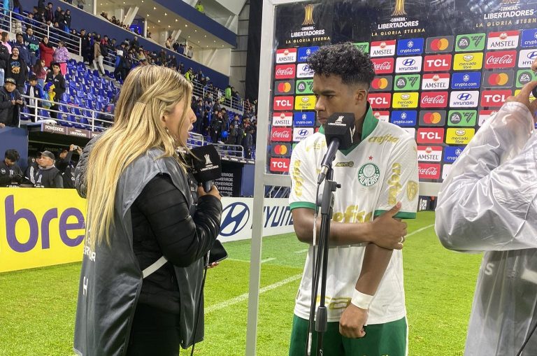 (VIDEO) ¡HUMILDAD! Gran gesto de Endrick con hinchas ecuatorianos