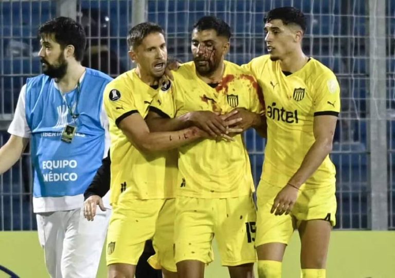 Dura sanción a Rosario Central por los incidentes ante Peñarol