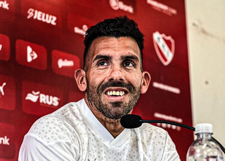 Carlos Tévez continuará en Independiente