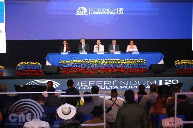#StudioNews (VIDEO) CONTEO RÁPIDO: CNE confirma que Ecuador dijo Sí a 9 preguntas y No a 2