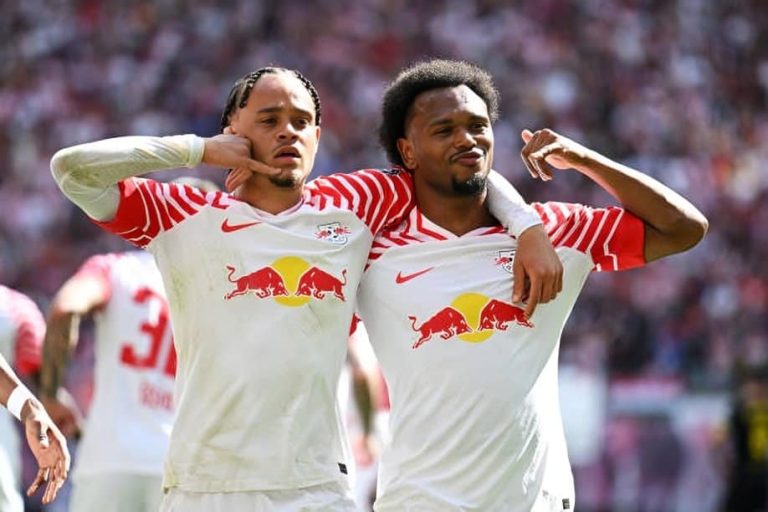 (VIDEO) RB Leipzig vapuleó al Dortmund y se afianzó en zona de Champions