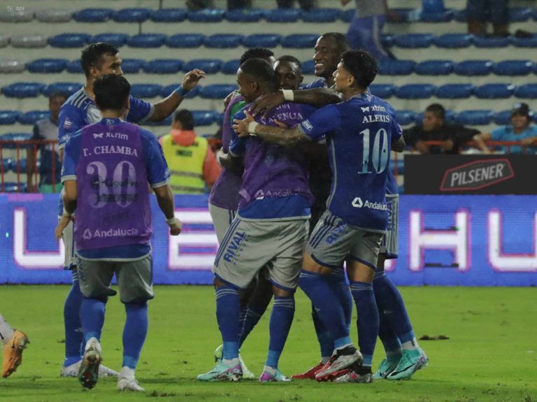 ¿Doble 9? El posible 11 de Emelec ante Barcelona SC