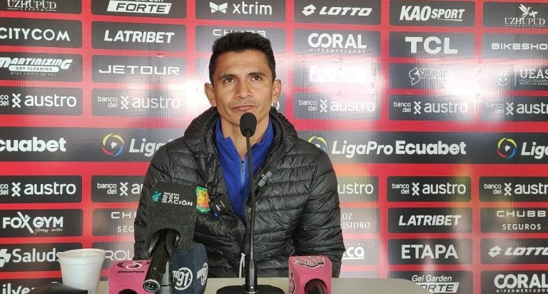 Saritama a la prensa: “Ustedes se aprovechan del mal momento del equipo”