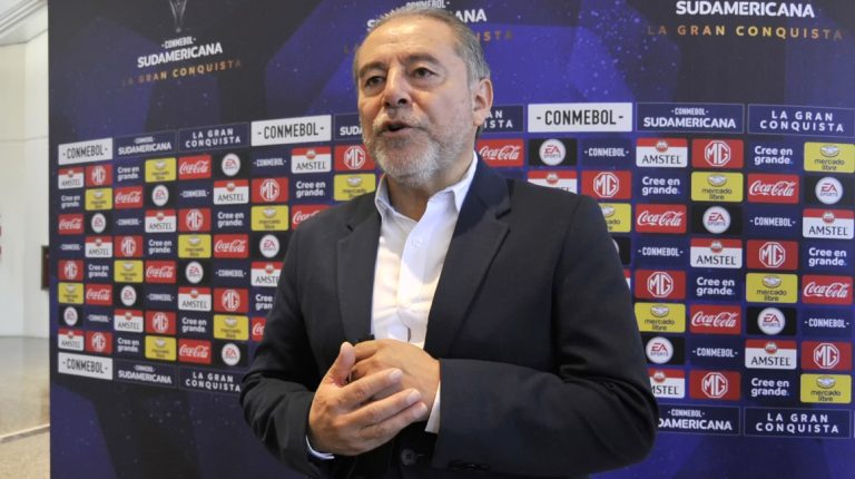 Presidente de LDU a la hinchada: “Agradecidos, pero el aliento debe ser con respeto”