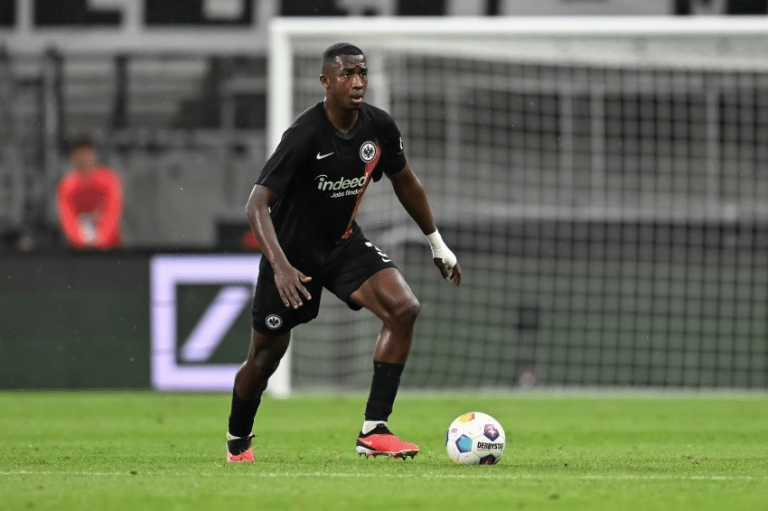(VIDEO) Asistencia de William Pacho en la Bundesliga