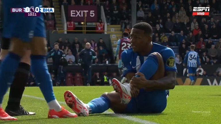 (VIDEO) SE PRENDEN LAS ALARMAS: Pervis Estupiñán sufrió una nueva lesión con el Brighton