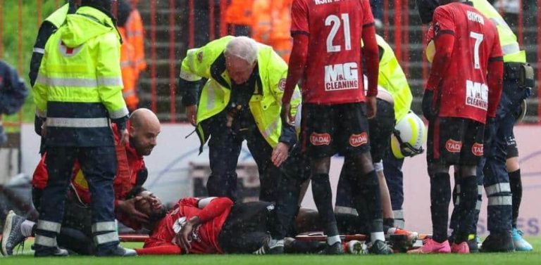 Jugador quedó inconsciente 10 minutos tras sufrir un fuerte balonazo en el rostro