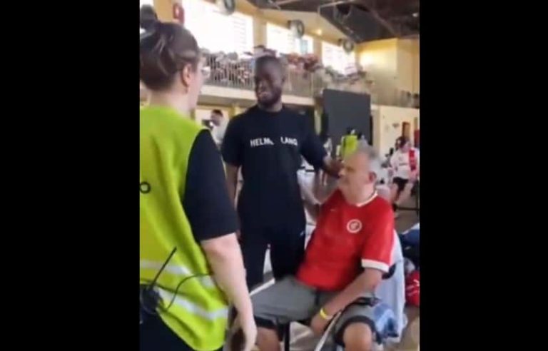 (VIDEO) ¡Grande ‘Superman’! Enner presente con donaciones por las inundaciones en Brasil