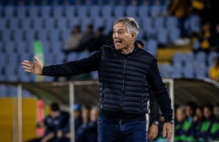Ariel Holan: “Hemos mejorado muchísimo en los dos partidos”