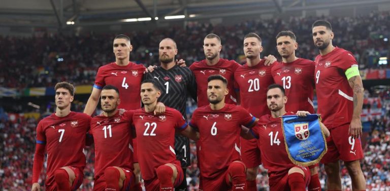Pese al empate: ¡Serbia amenaza con irse de la Eurocopa!