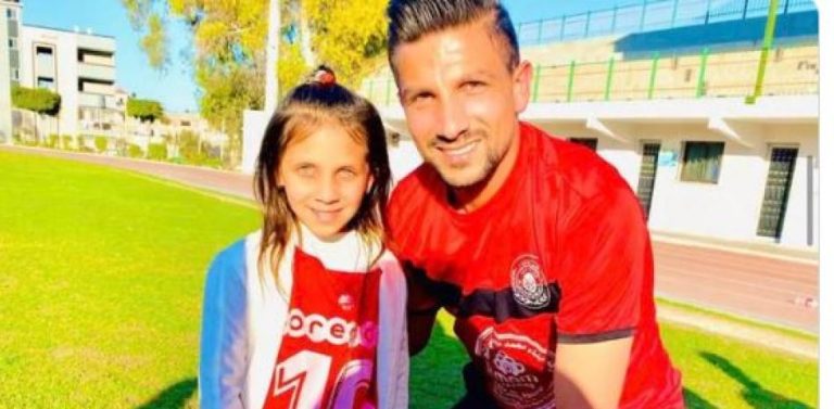 Un futbolista palestino y su familia mueren en un ataque aéreo israelí