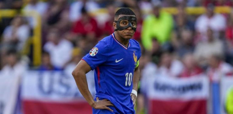 Mbappé habla sobre Lewandowski: “Creo que no lo hizo adrede”