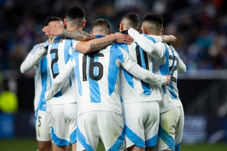 Argentina sigue en lo más alto del Ranking FIFA