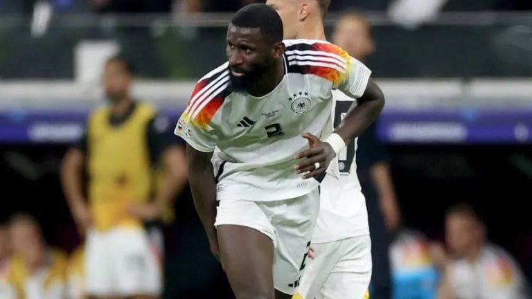 (VIDEO) Rüdiger se lesionó en el festejo de gol y enciende las alarmas en Alemania