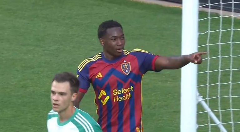 (VIDEO) ¡DOBLETE de Anderson Julio en la MLS!