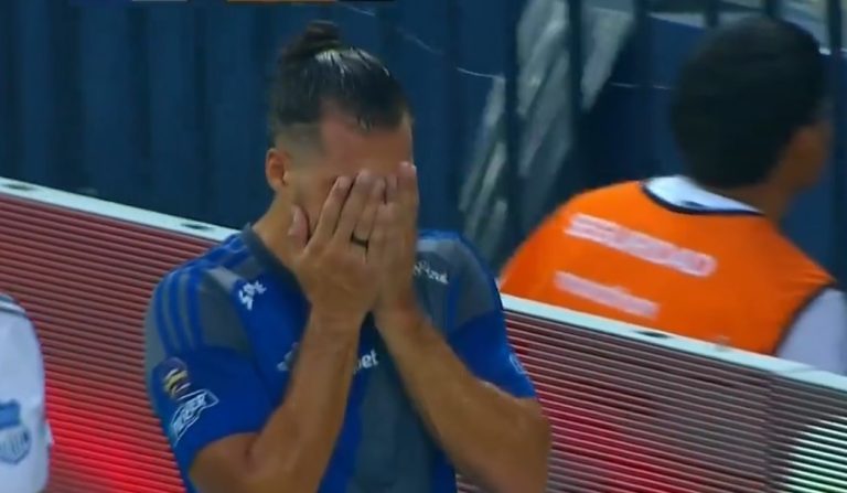 (VIDEO) Las lágrimas de Castelli luego de salir lesionado en el Emelec vs Libertad