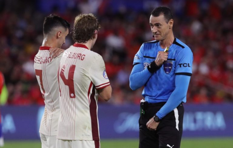 (VIDEO) La Federación Chilena hizo un reclamo formal por el arbitraje de Roldán ante Canadá