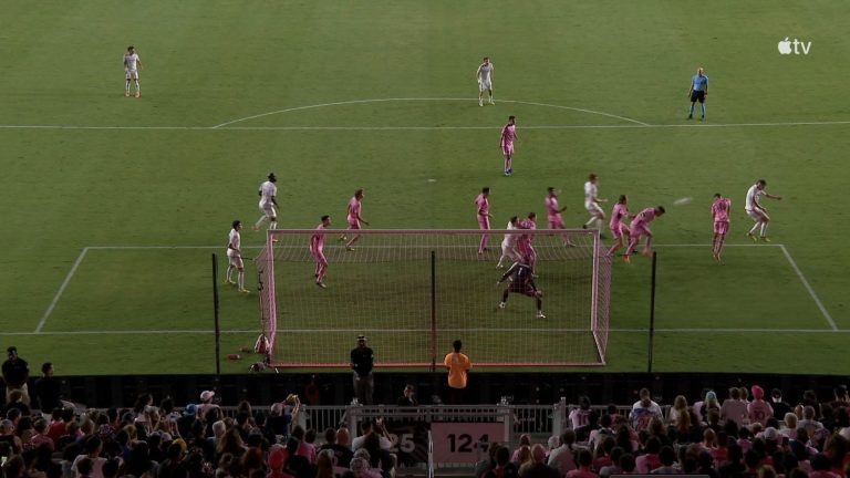 (VIDEO) ¡Insólito autogol de Luis Suárez en la MLS!