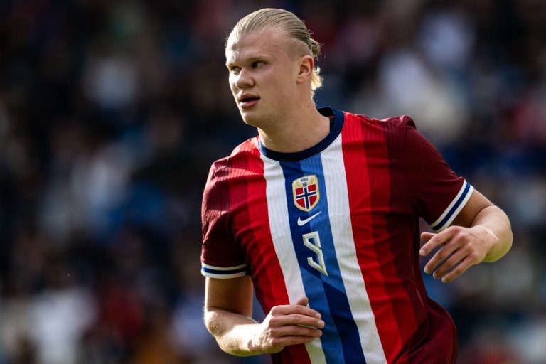 (VIDEO) Haaland marcó ‘hat-trick’ en goleada de Noruega