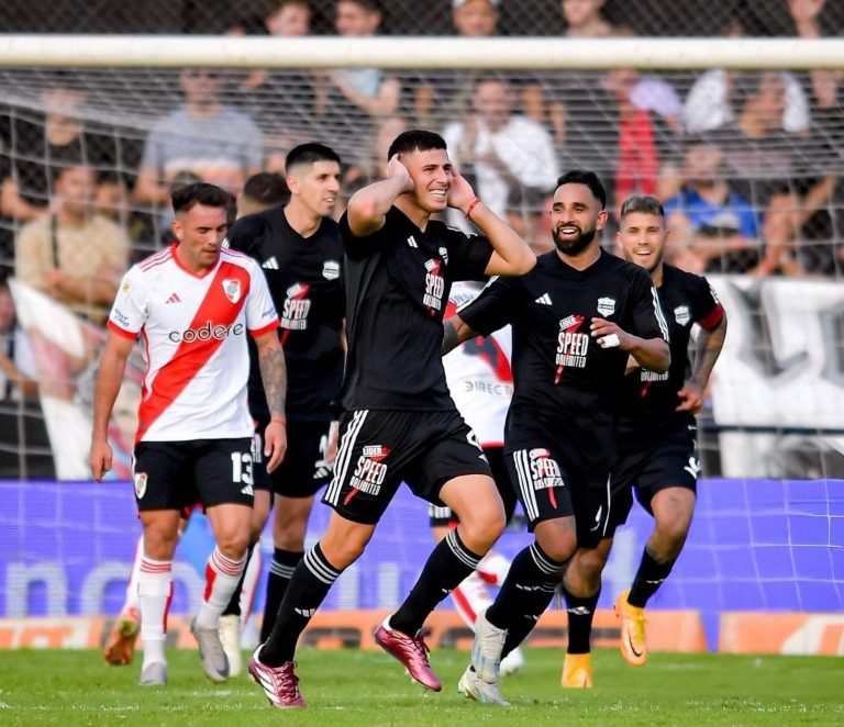 (VIDEO) TRIUNFO HISTÓRICO: Deportivo Riestra derrotó a River Plate