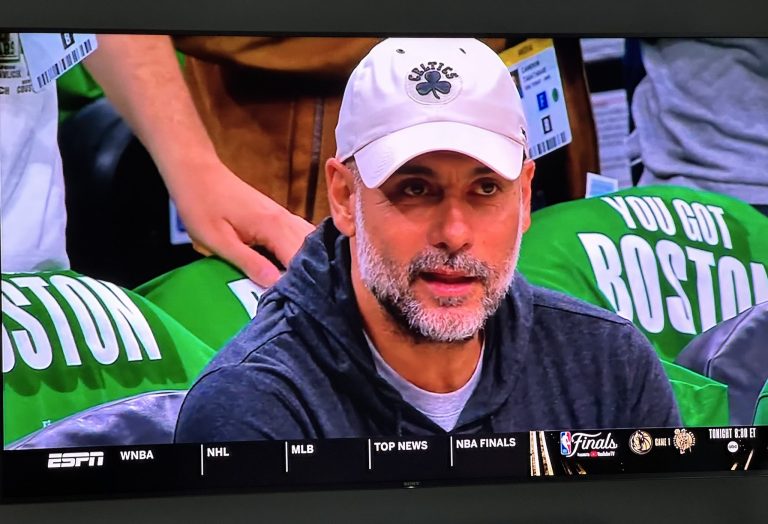 (VIDEO) Guardiola estuvo pesente en TD Garden para el Juego 1 de las Finales de la NBA