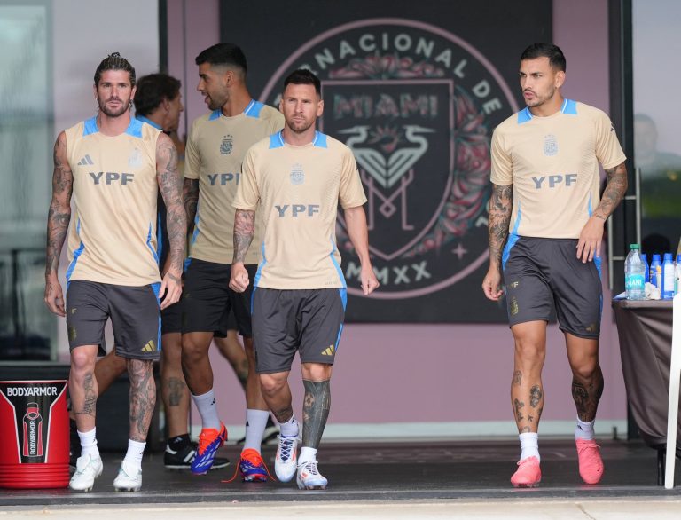 Messi arrancará como suplente ante Ecuador