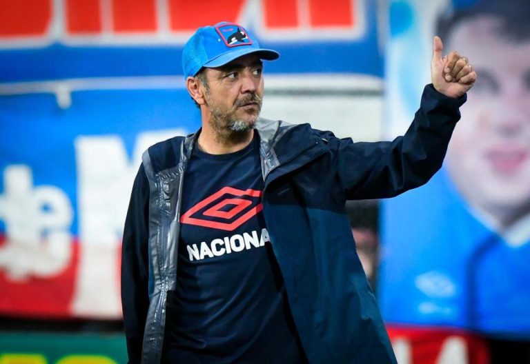 Nacional de Uruguay anunció la salida del técnico Recoba