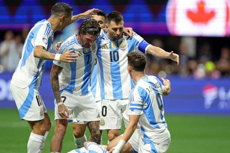 (VIDEO) DEBUTÓ EL CAMPEÓN: Argentina se impuso ante una combativa Canadá