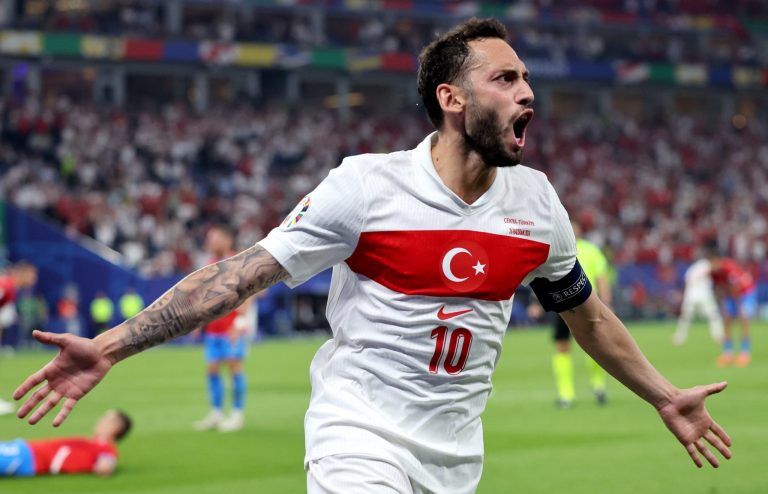 (VIDEO) A 8VOS DE FINAL: Turquía venció a República Checa