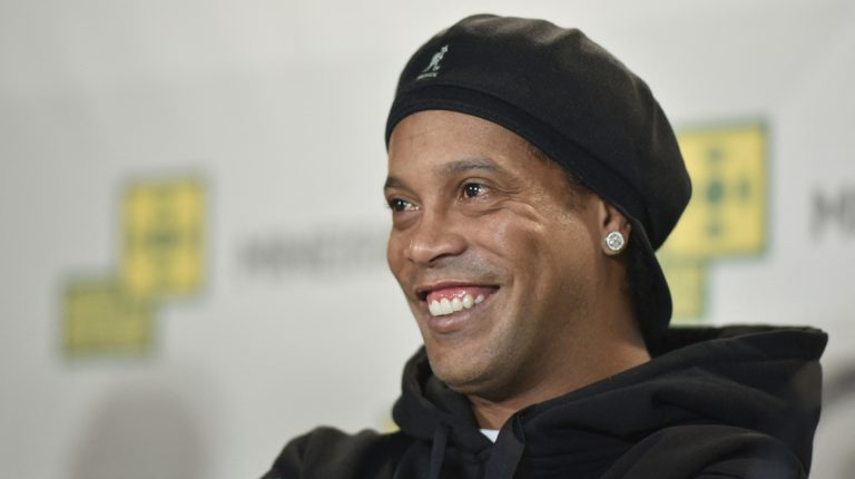 Ronaldinho aclaró que sus críticas a la Selección de Brasil son parte de una campaña publicitaria